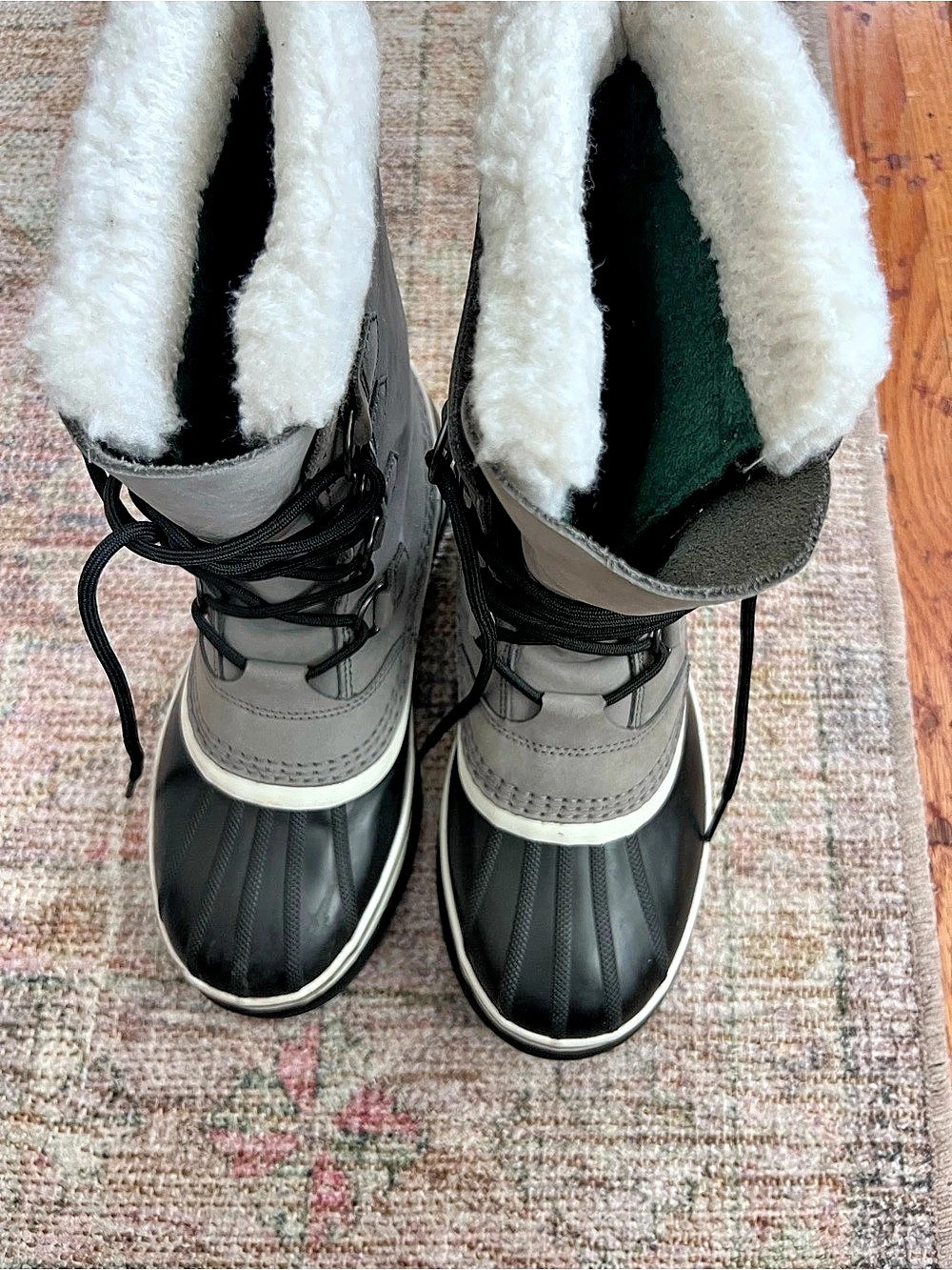 Sorel Winter Carnival Women's Winter Boot Winter Boots in Gray & Black